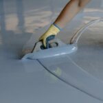Factori care influențează costul unei pardoseli din rășini